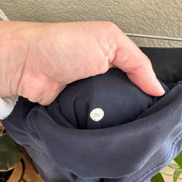 Lululemon ABC Slim-Fit 5 Pocket Pants in Navy Size 30 - Picture 4 of 4